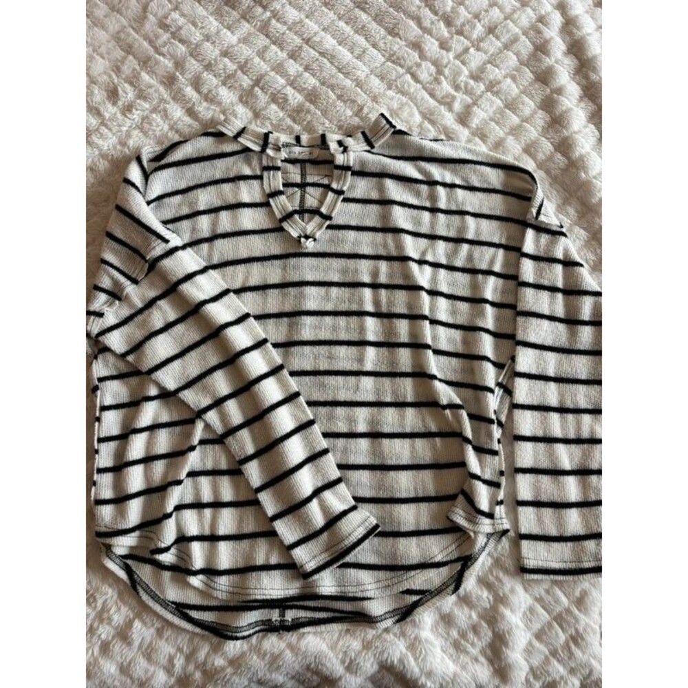 Blu Pepper Black and White Striped Sweater Size Medium